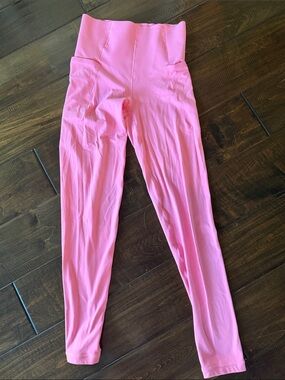 Aeri size x-small  High-Waist Pink Leggings